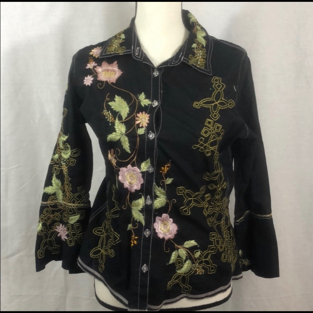 Johnny Was Embroidered Flare Sleeved Floral Blouse